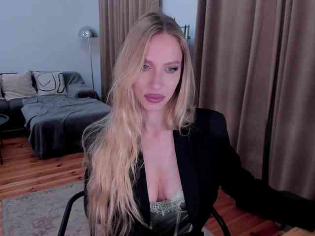 ToxicBlonde webcam