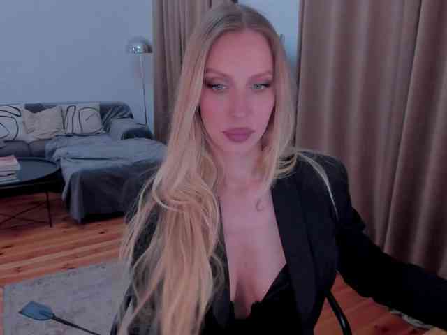 ToxicBlonde webcam
