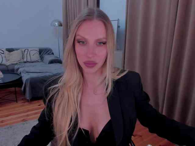 ToxicBlonde webcam