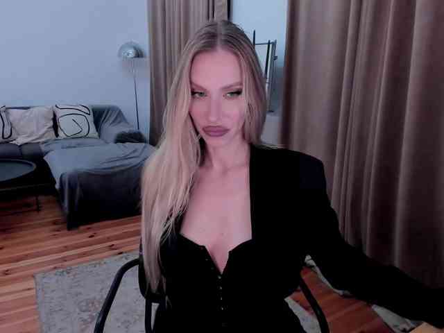 ToxicBlonde webcam