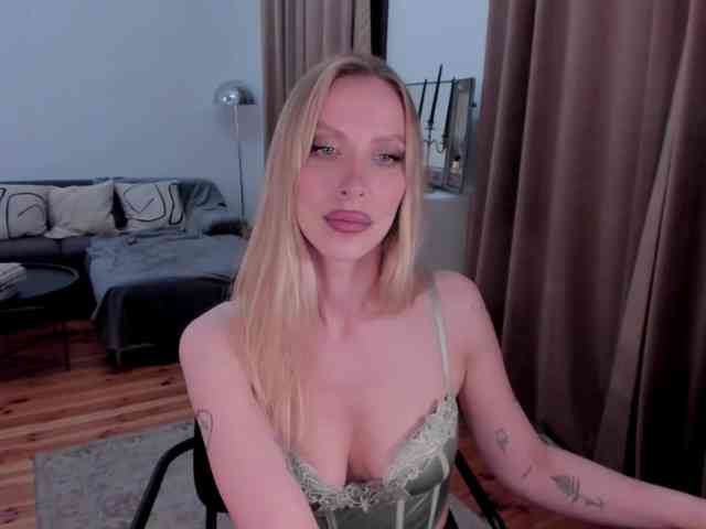ToxicBlonde webcam