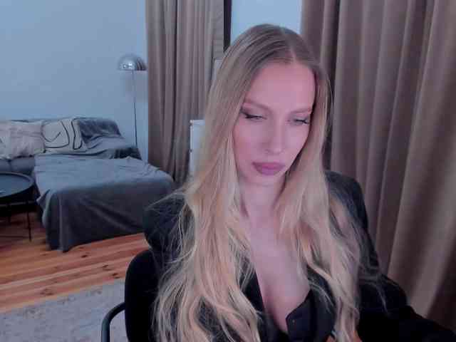 ToxicBlonde webcam