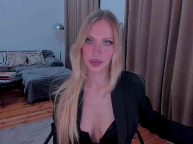 ToxicBlonde webcam