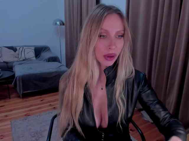 ToxicBlonde webcam