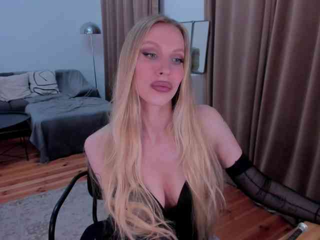 ToxicBlonde webcam