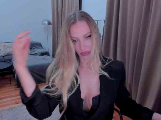 ToxicBlonde webcam