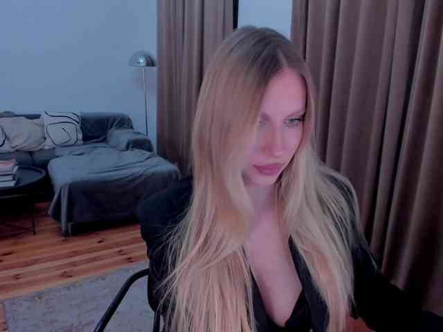 ToxicBlonde webcam
