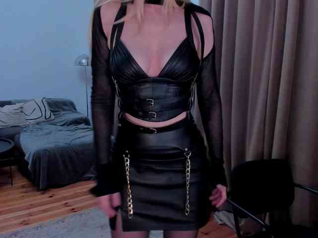 ToxicBlonde webcam