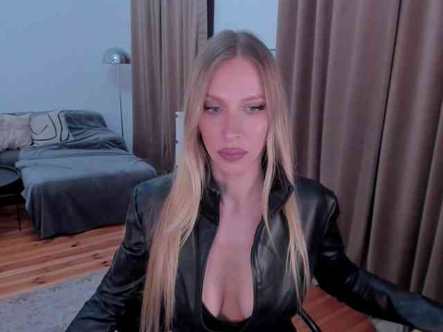 ToxicBlonde webcam