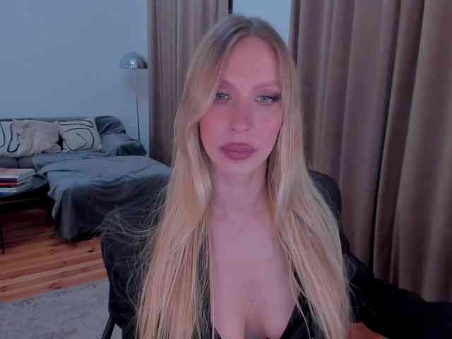 ToxicBlonde webcam