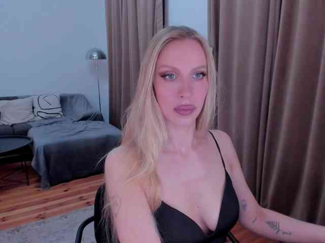 ToxicBlonde webcam