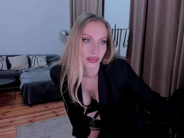 Model: ToxicBlonde