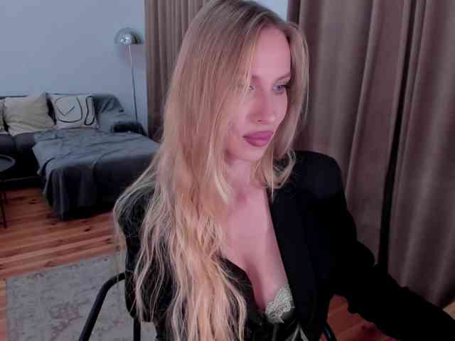 ToxicBlonde webcam