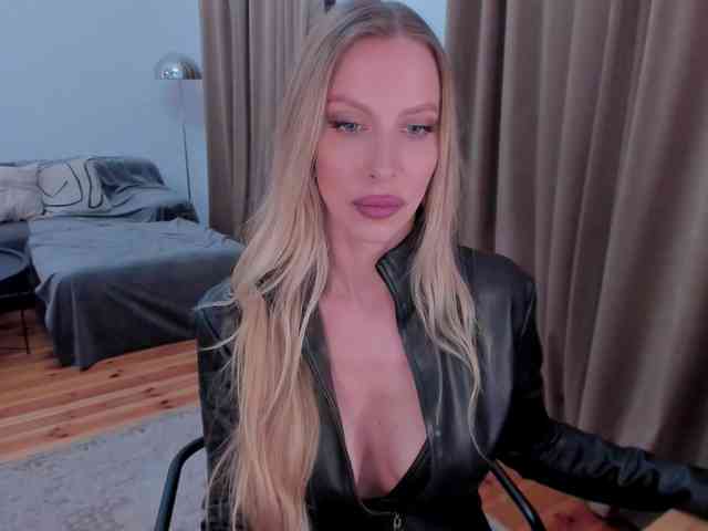 ToxicBlonde webcam