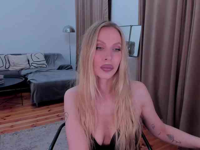 Modelo: ToxicBlonde