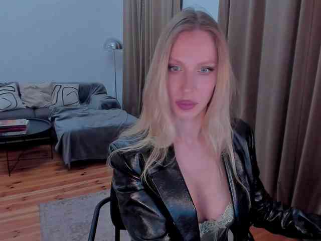 ToxicBlonde webcam