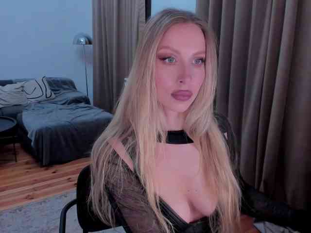 ToxicBlonde webcam