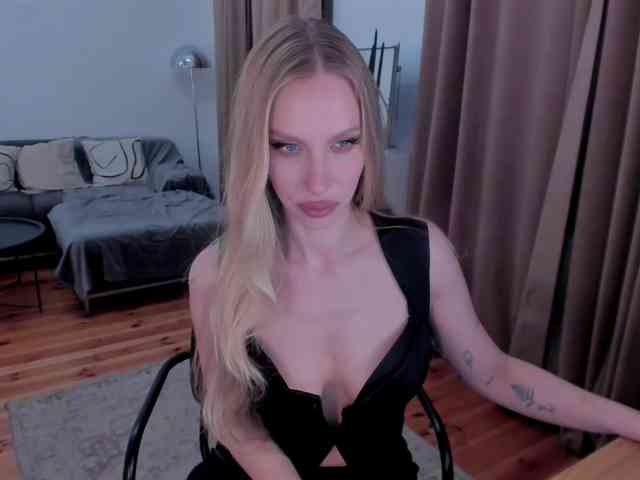 ToxicBlonde webcam