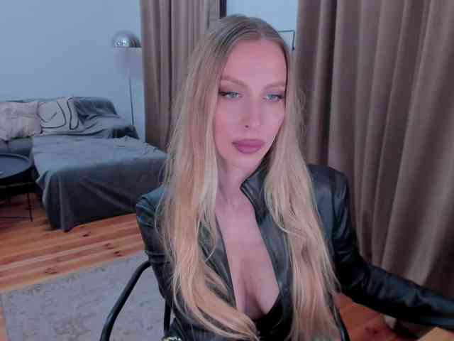 ToxicBlonde webcam