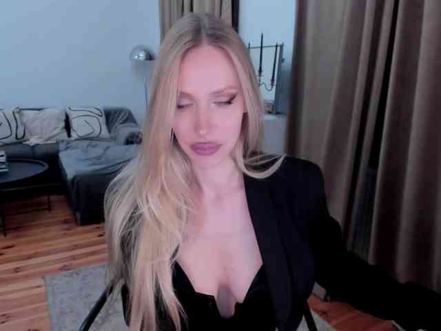 ToxicBlonde webcam