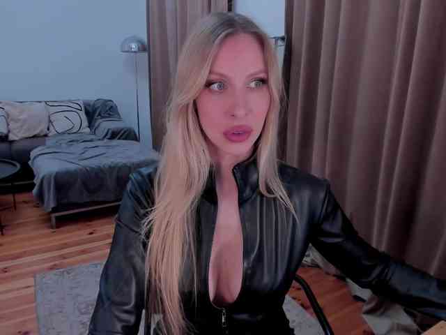 ToxicBlonde webcam