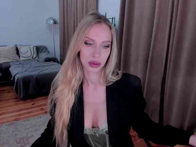 ToxicBlonde webcam