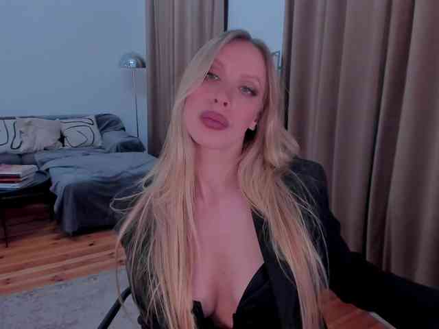 ToxicBlonde webcam
