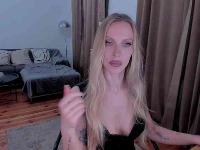 ToxicBlonde webcam