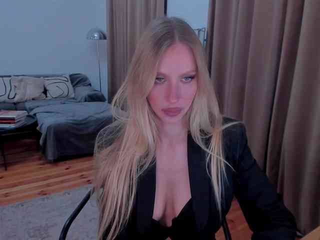 ToxicBlonde webcam