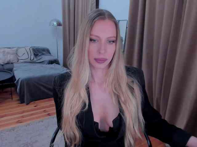 ToxicBlonde webcam