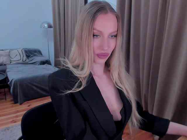 ToxicBlonde webcam
