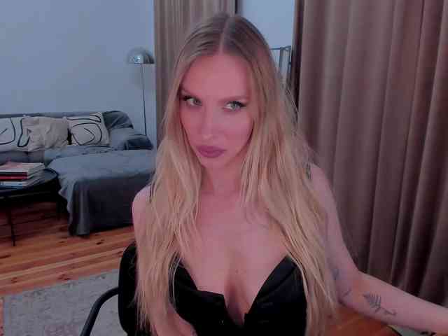 ToxicBlonde webcam