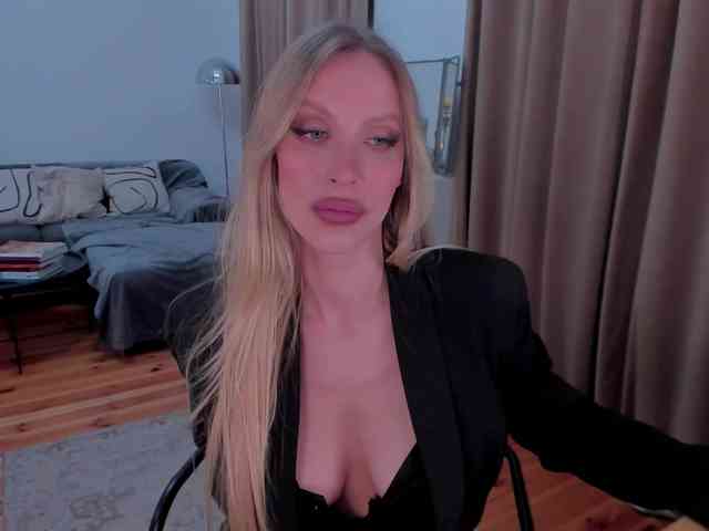 ToxicBlonde webcam
