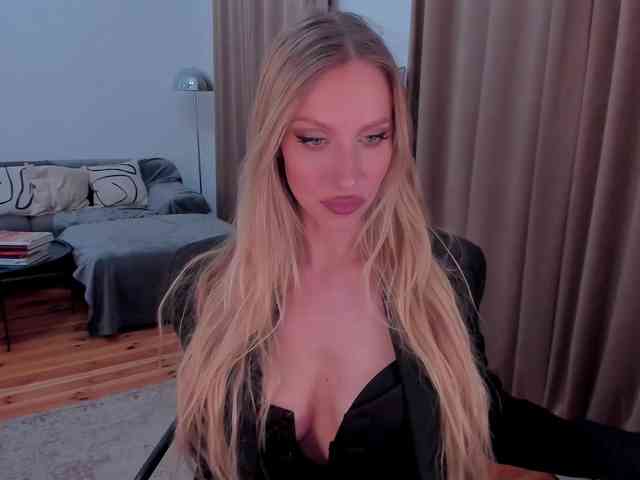 ToxicBlonde webcam