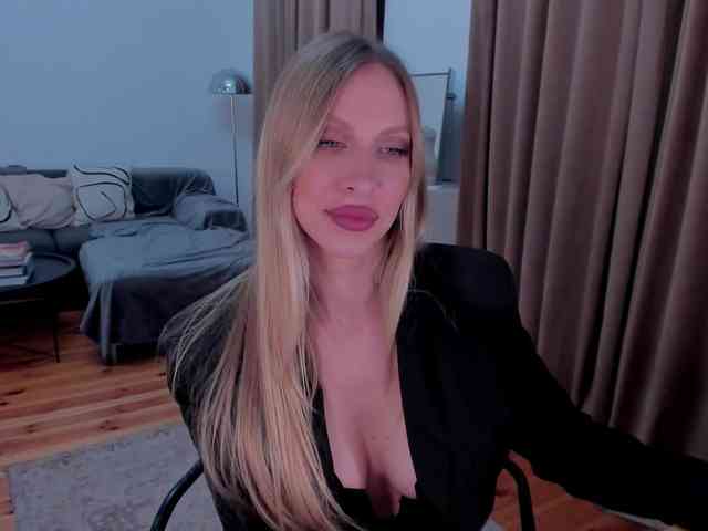 ToxicBlonde webcam