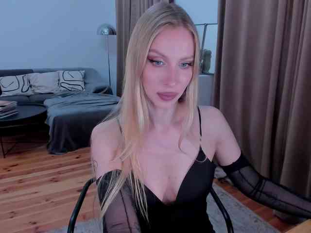 ToxicBlonde webcam