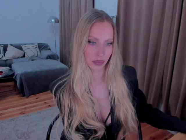 ToxicBlonde webcam