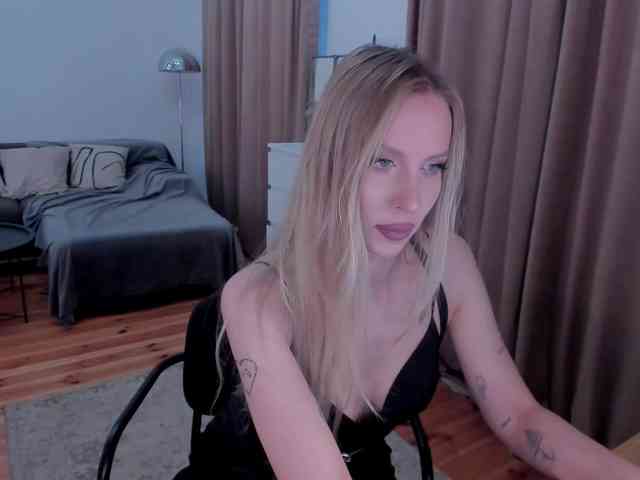 ToxicBlonde webcam