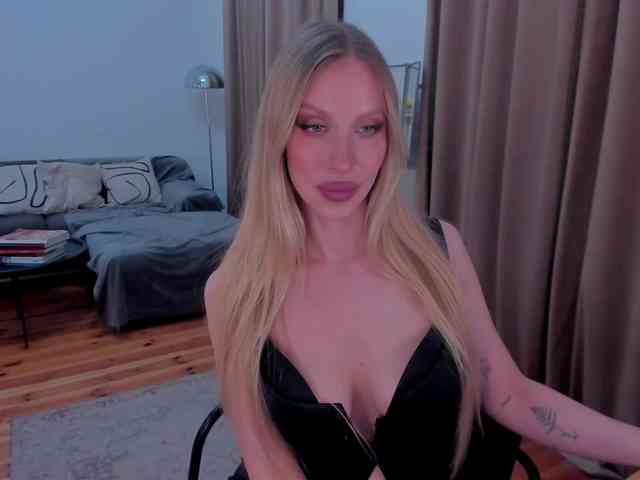 ToxicBlonde webcam