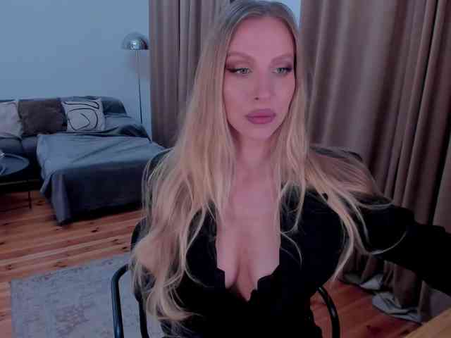 ToxicBlonde webcam