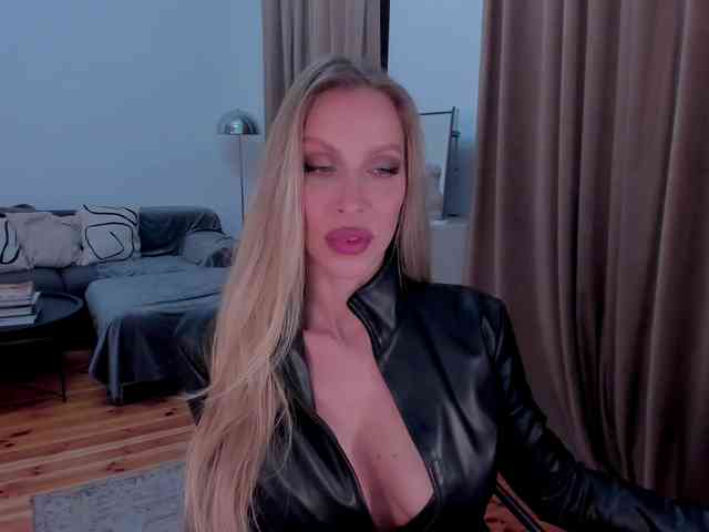 ToxicBlonde webcam