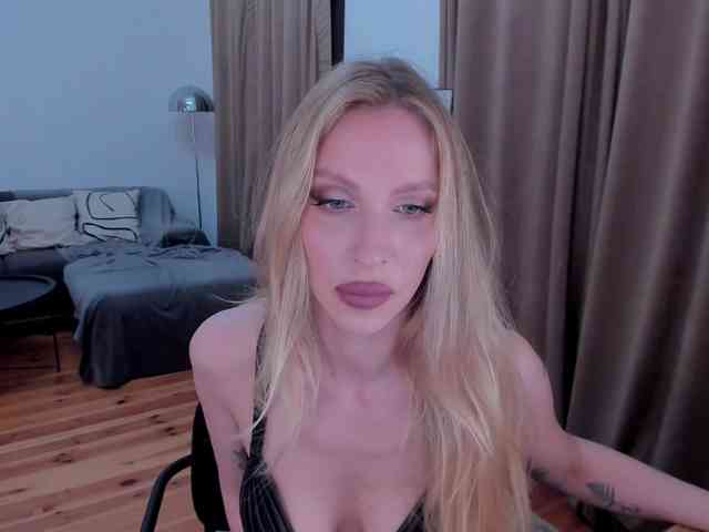 ToxicBlonde webcam