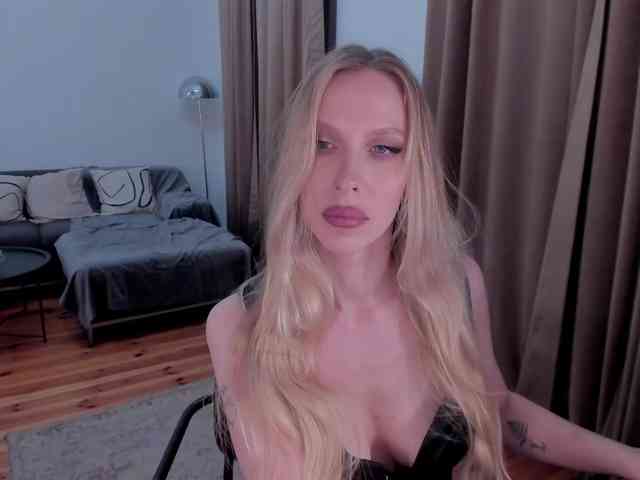 ToxicBlonde webcam
