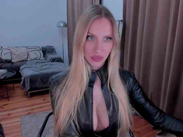 ToxicBlonde webcam