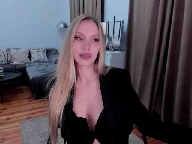 ToxicBlonde webcam