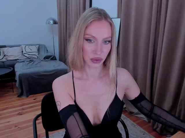 ToxicBlonde webcam