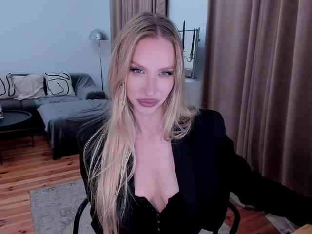 ToxicBlonde webcam