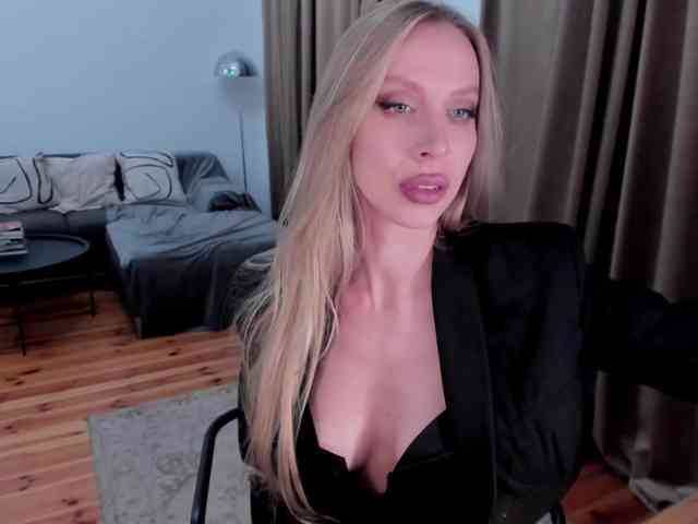ToxicBlonde webcam