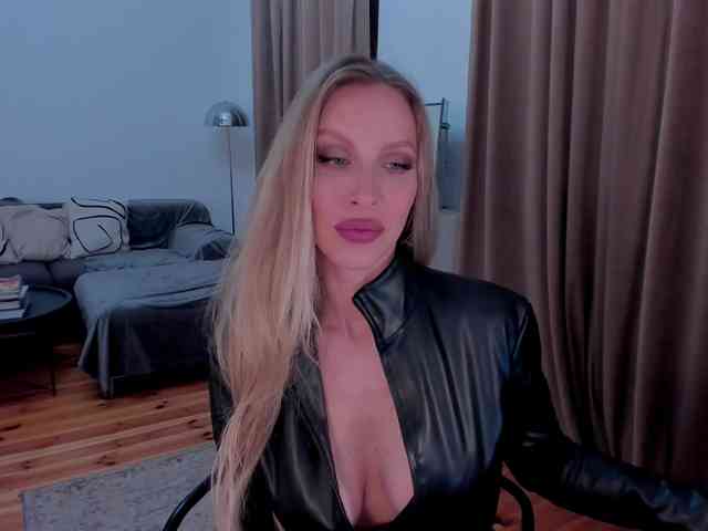 ToxicBlonde webcam