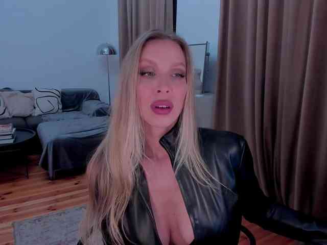 ToxicBlonde webcam